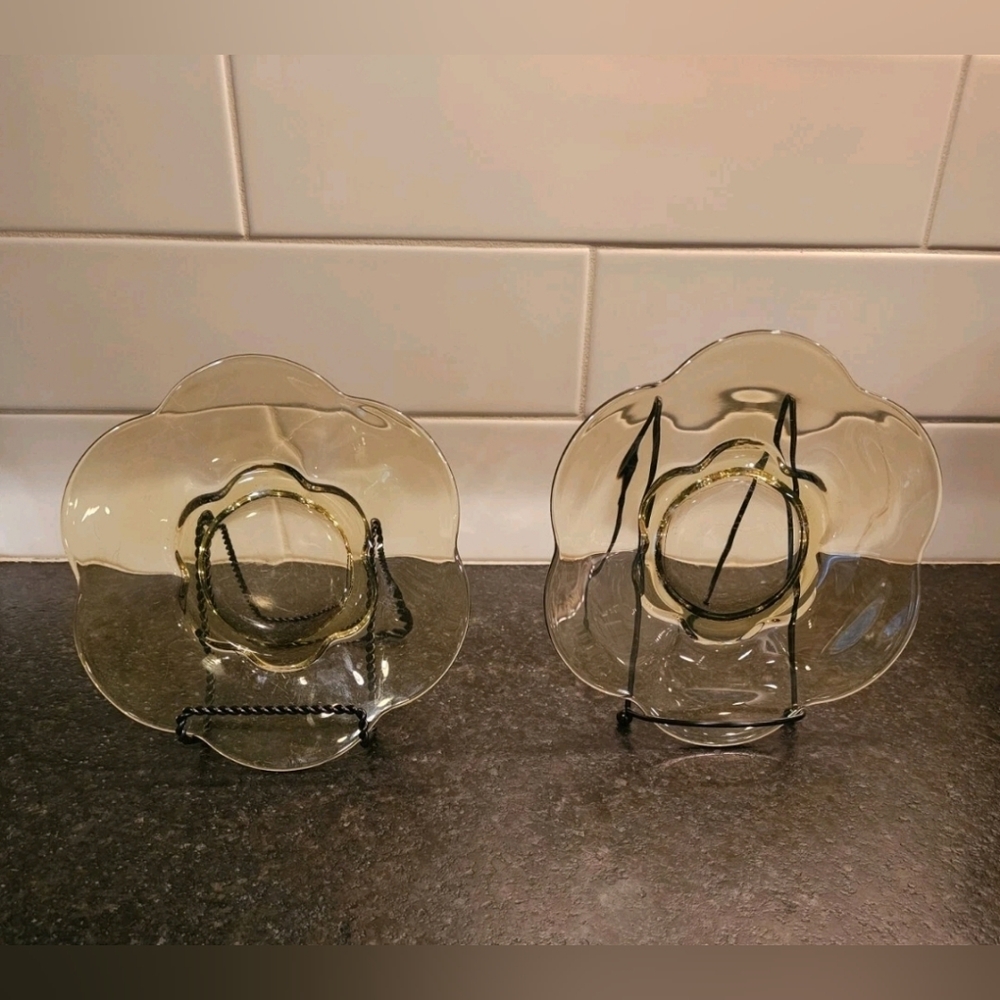 Tiffin-Franciscan Canterbury Greenbrier Petal Shaped Plates Set Of 2